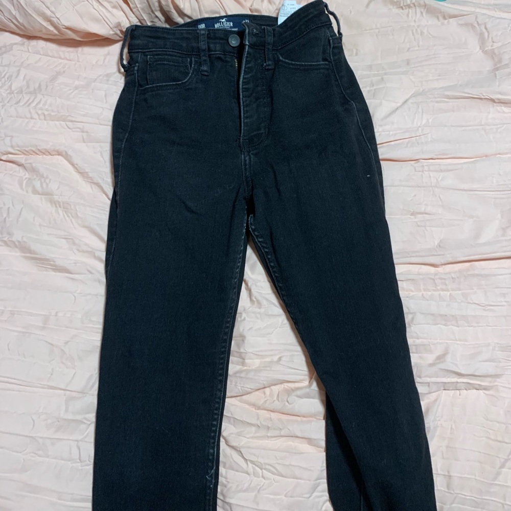 Plain black skinny jeans